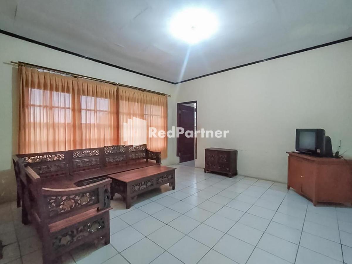 Pertiwi Village Redpartner Paragajen 外观 照片
